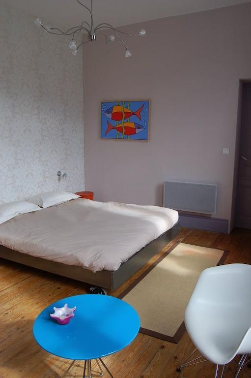 La Vieille Ecole Bed & Breakfast Bourgougnague Oda fotoğraf